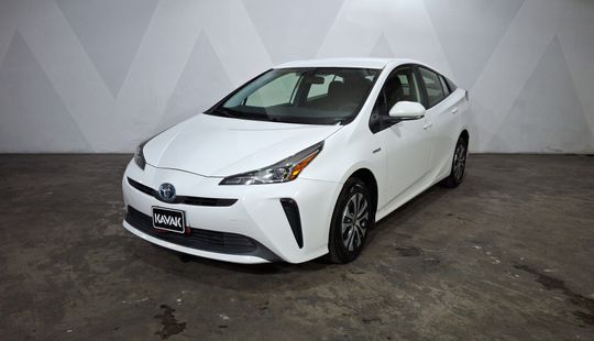 Toyota • Prius