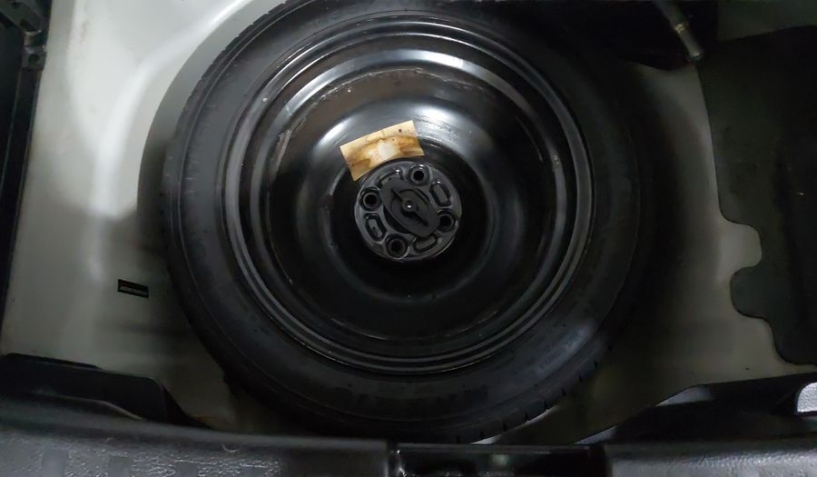 Suzuki Swift 1.4 GLX MT Hatchback 2014