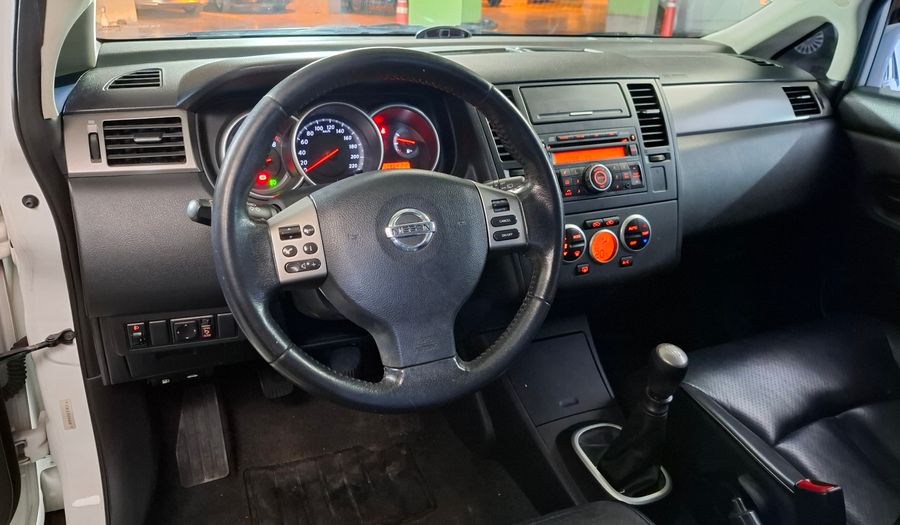Nissan Tiida 1.8 TEKNA Hatchback 2011