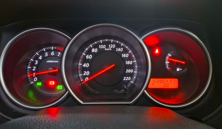 Nissan Tiida 1.8 TEKNA Hatchback 2011