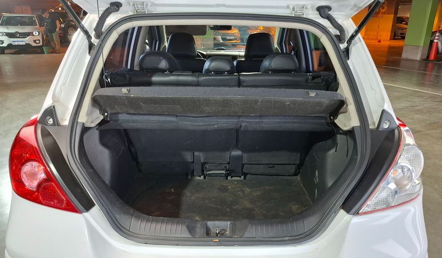 Nissan Tiida 1.8 TEKNA Hatchback 2011