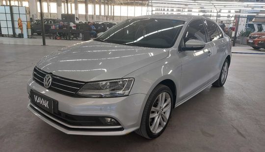 Volkswagen • Jetta