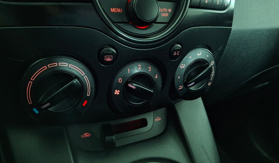 Mazda 2 1.5 V Hatchback 2012