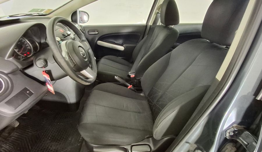 Mazda 2 1.5 V Hatchback 2012