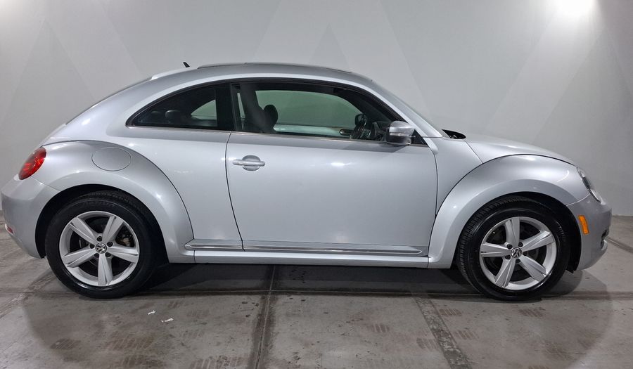 Volkswagen Beetle 2.5 SPORT MT Hatchback 2015