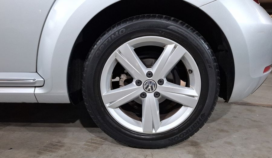 Volkswagen Beetle 2.5 SPORT MT Hatchback 2015