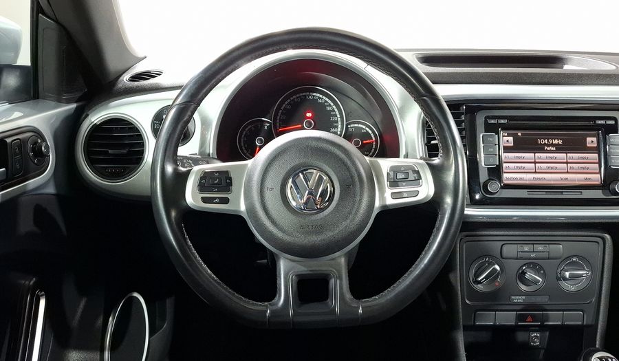 Volkswagen Beetle 2.5 SPORT MT Hatchback 2015