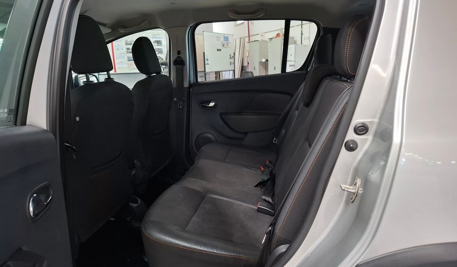 Renault Sandero Stepway 1.6 STEPWAY PRIVILEGE Hatchback 2017