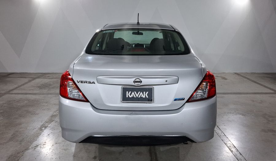 Nissan Versa 1.6 ADVANCE TA AC Sedan 2015