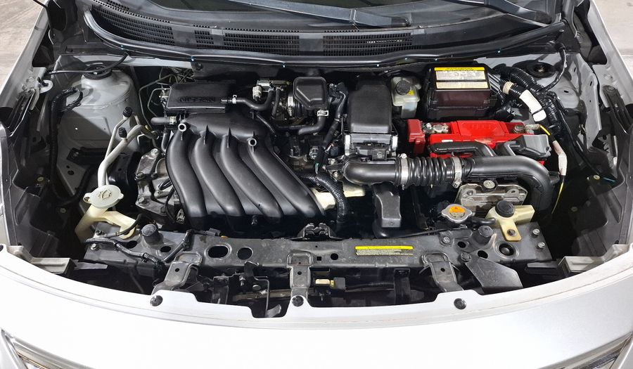 Nissan Versa 1.6 ADVANCE TA AC Sedan 2015