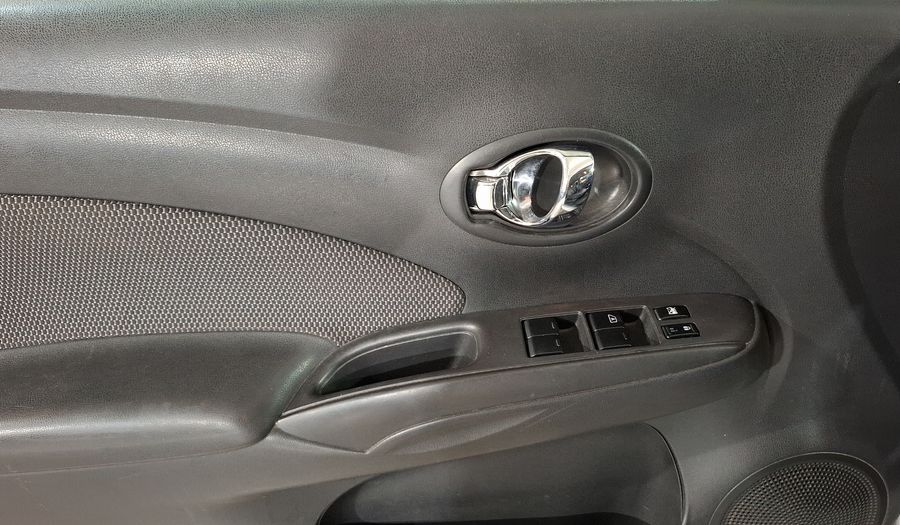 Nissan Versa 1.6 ADVANCE TA AC Sedan 2015