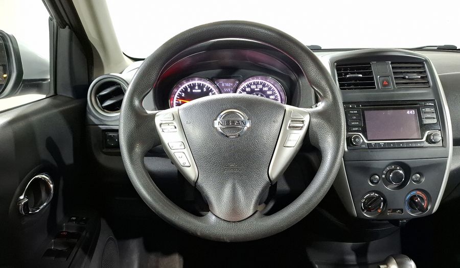 Nissan Versa 1.6 ADVANCE TA AC Sedan 2015