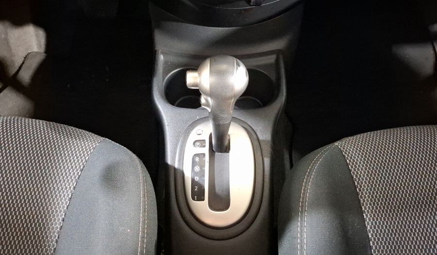 Nissan Versa 1.6 ADVANCE TA AC Sedan 2015