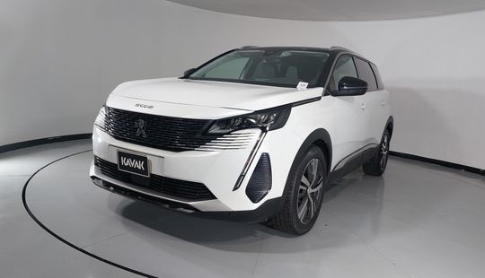 Peugeot • 5008