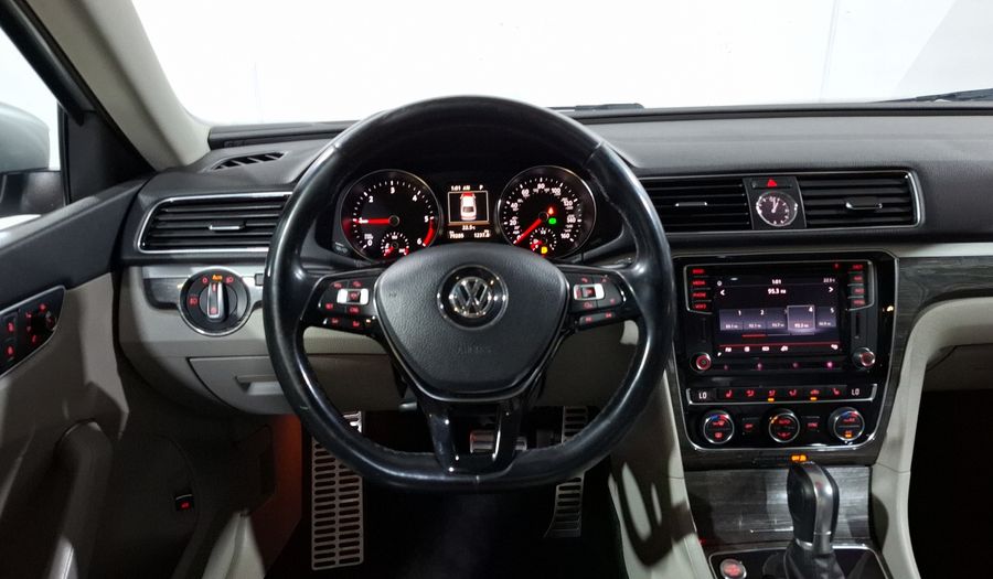 Volkswagen Passat 2.0 HIGHLINE TDI Sedan 2016