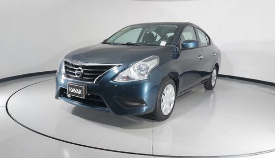 Nissan • Versa
