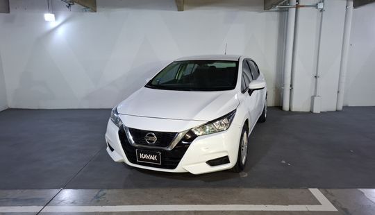 Nissan • Versa