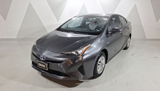 Toyota • Prius