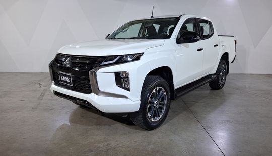 Mitsubishi • L200