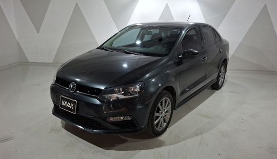 Volkswagen • Vento