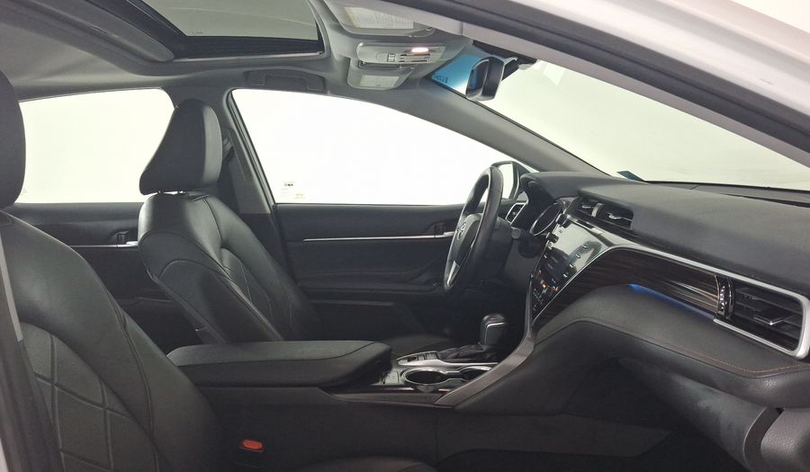 Toyota Camry 2.5 XLE AUTO Sedan 2018
