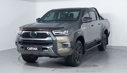 Toyota • Hilux