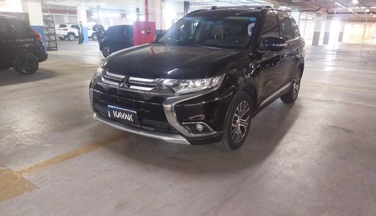 Mitsubishi • Outlander
