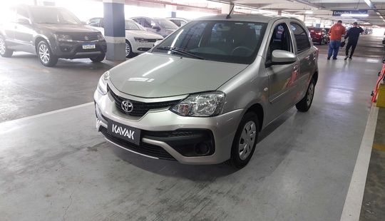 Toyota • Etios
