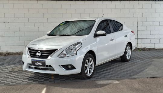 Nissan • Versa