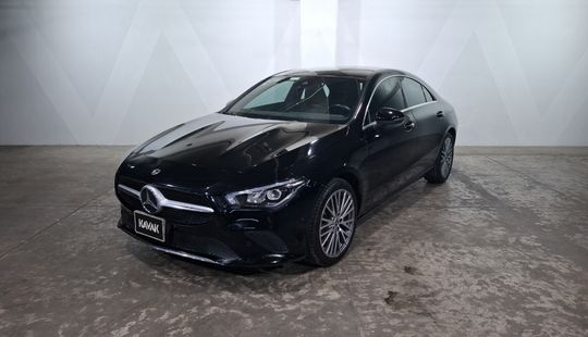 Mercedes Benz • Clase CLA