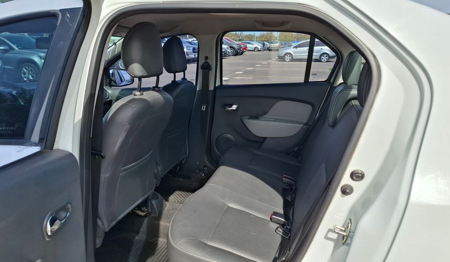 Renault Logan 1.6 PRIVILEGE PLUS Sedan 2017