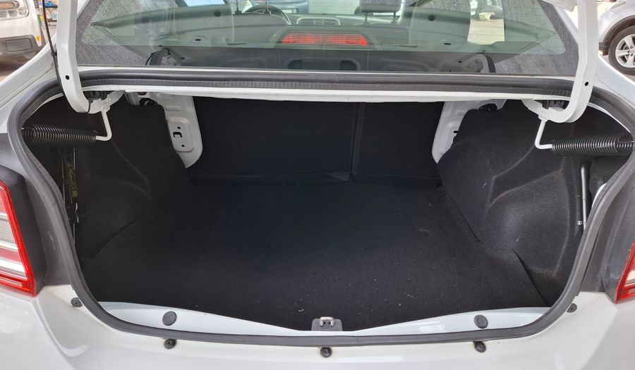 Renault Logan 1.6 PRIVILEGE PLUS Sedan 2017