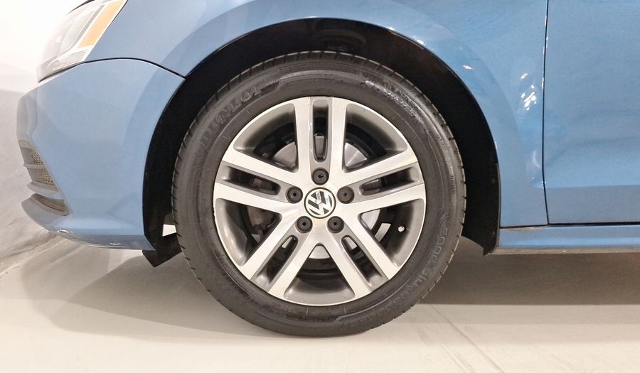 Volkswagen Jetta 2.0 LIVE MT Sedan 2016