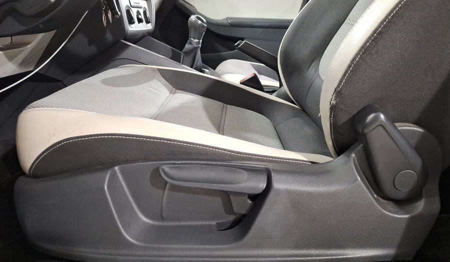 Volkswagen Jetta 2.0 LIVE MT Sedan 2016