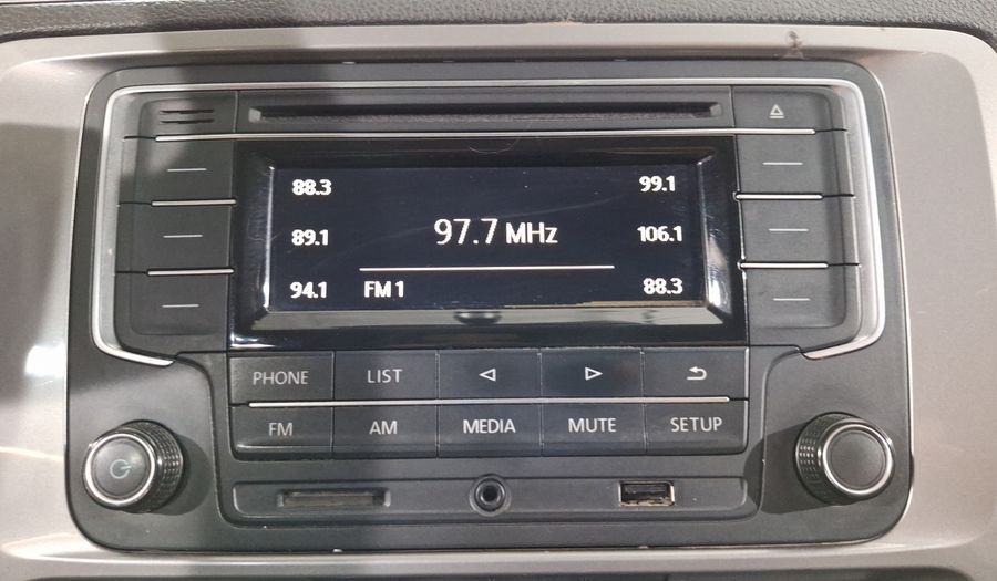 Volkswagen Jetta 2.0 LIVE MT Sedan 2016
