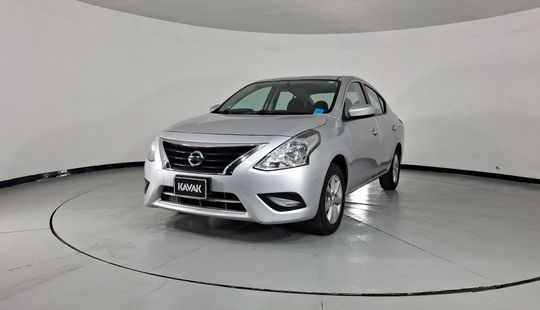 2019 • 77,149 km • Automático