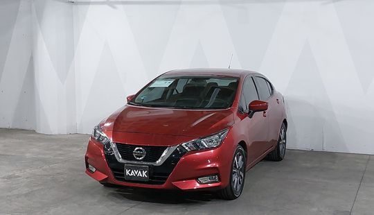 Nissan • Versa