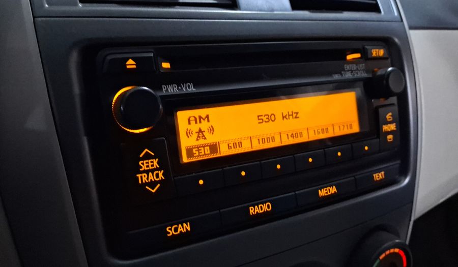 Toyota Corolla 1.8 XLE AT Sedan 2012