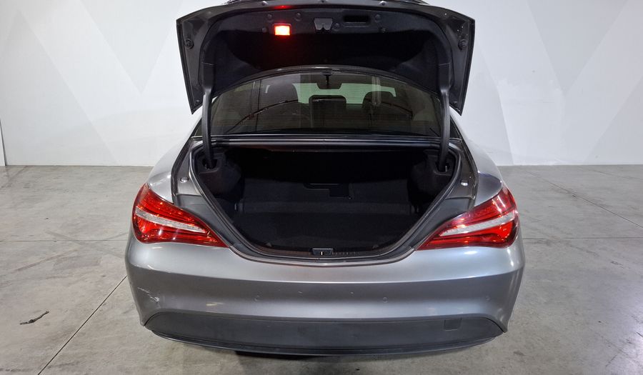 Mercedes Benz Clase Cla 1.6 CLA 200 SPORT DCT Coupe 2019