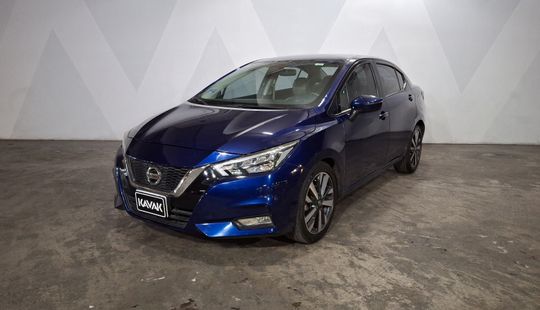 Nissan • Versa