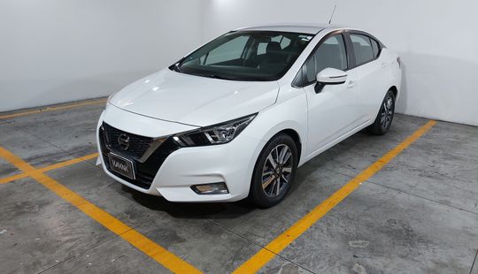 Nissan • Versa