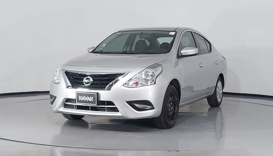 Nissan • Versa