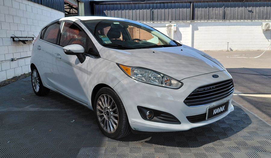 Ford Fiesta Kinetic Design 1.6 16V TITANIUM Hatchback 2014