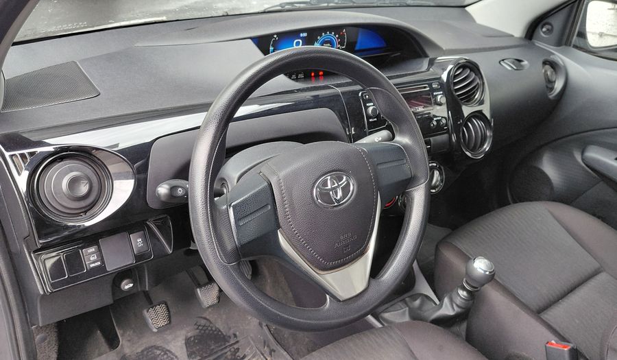 Toyota Etios 1.5 X Sedan 2023