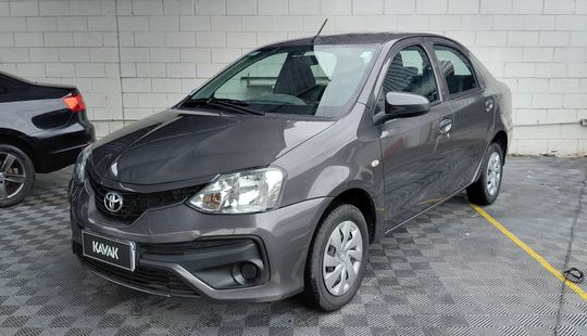 Toyota • Etios