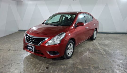 Nissan • Versa
