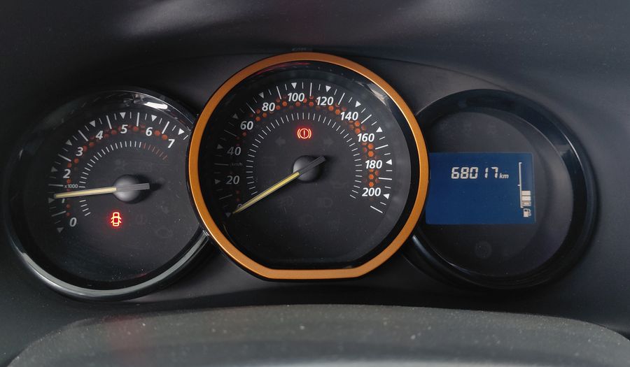 Renault Sandero Stepway 1.6 STEPWAY DYNAMIQUE Hatchback 2015