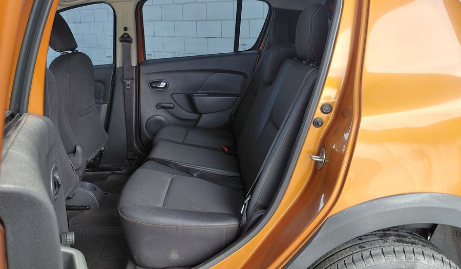 Renault Sandero Stepway 1.6 STEPWAY DYNAMIQUE Hatchback 2015