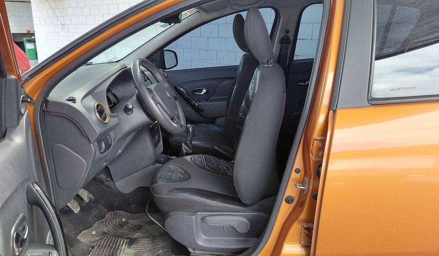 Renault Sandero Stepway 1.6 STEPWAY DYNAMIQUE Hatchback 2015