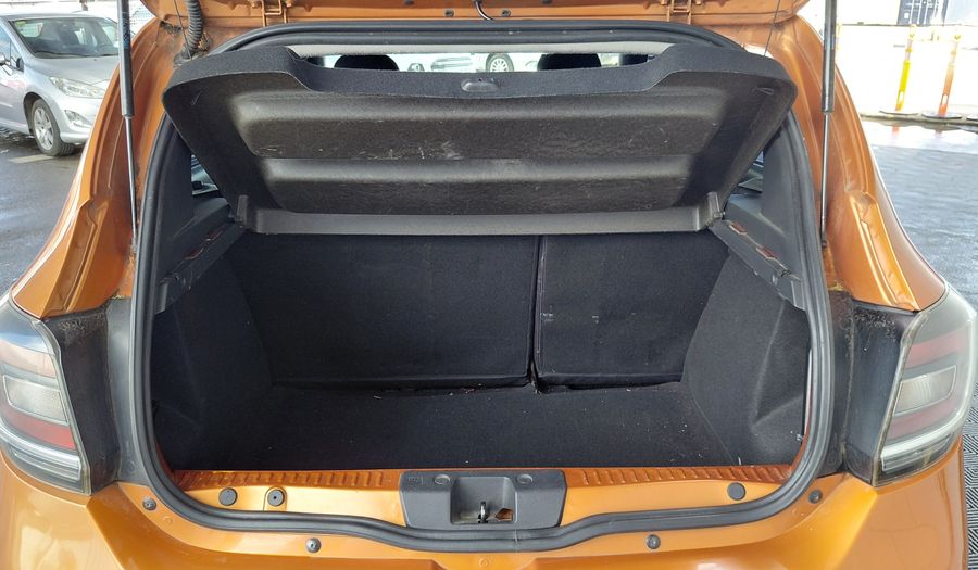 Renault Sandero Stepway 1.6 STEPWAY DYNAMIQUE Hatchback 2015